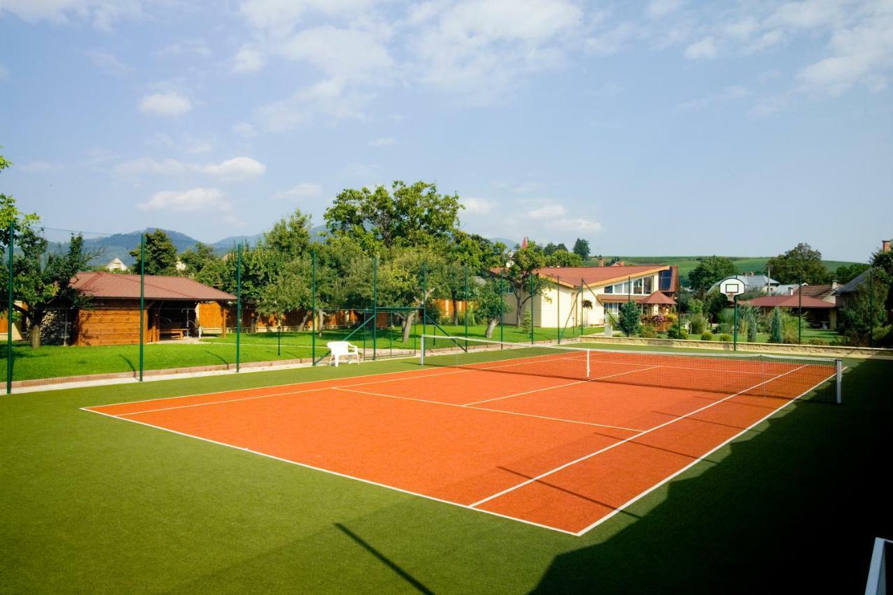 Vila Valča Exteriör bild