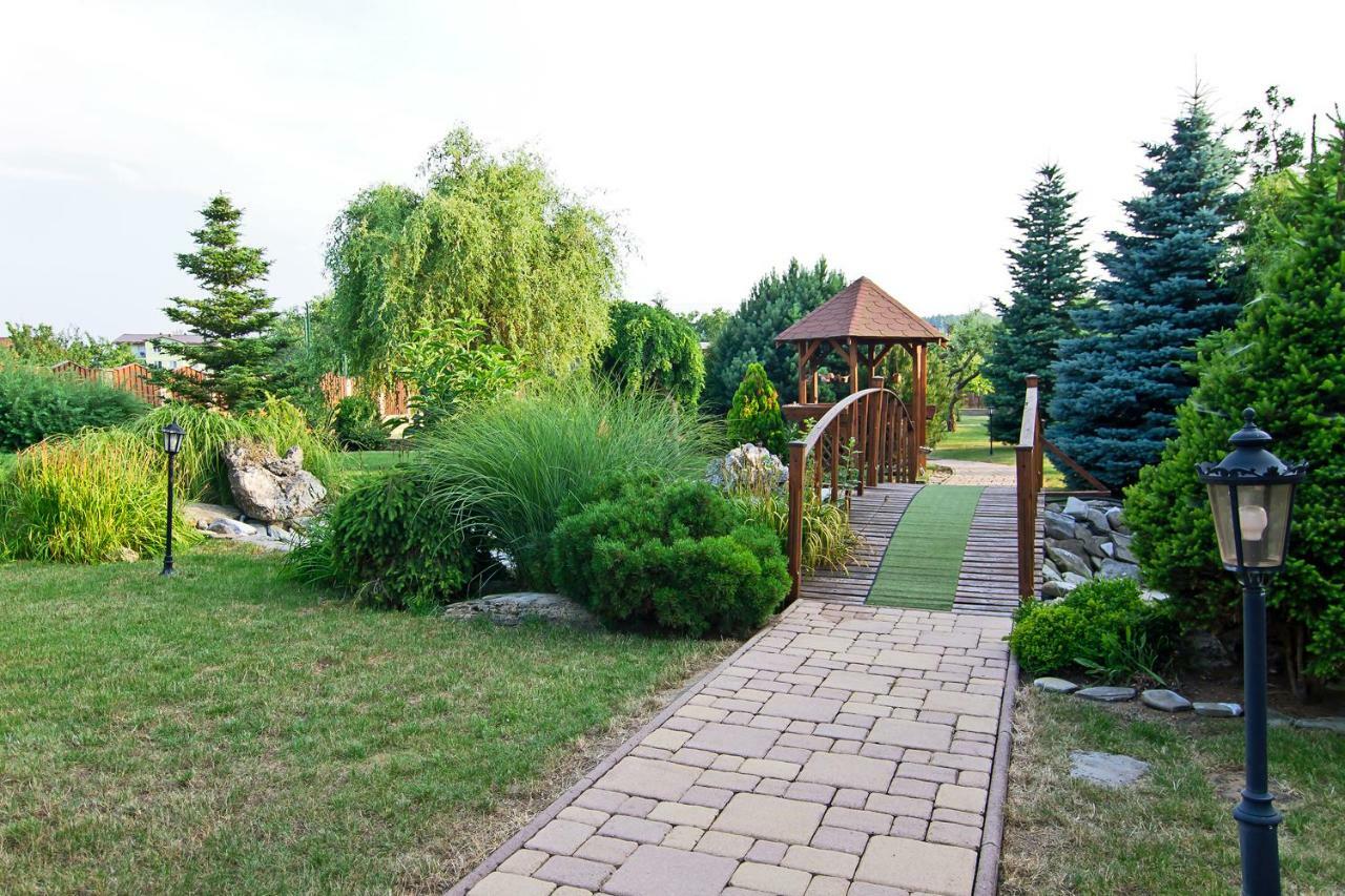 Vila Valča Exteriör bild